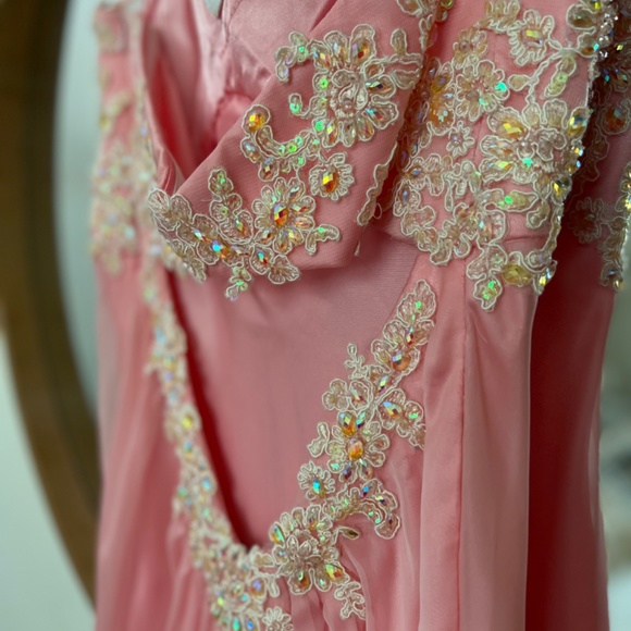 La Femme Prom Dress - Picture 10 of 11